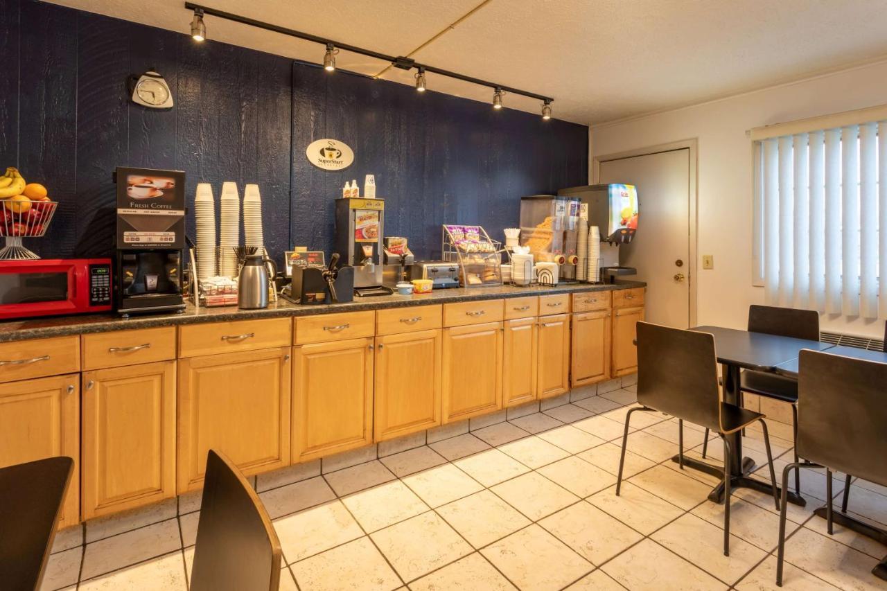Super 8 By Wyndham Wooster Hotel ภายนอก รูปภาพ